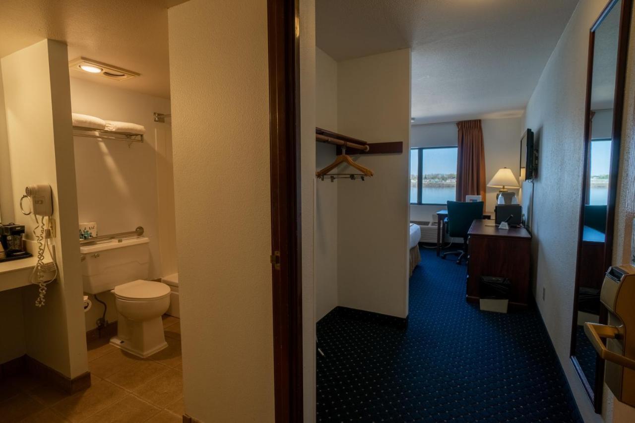 Clover Island Inn Кенневик Экстерьер фото