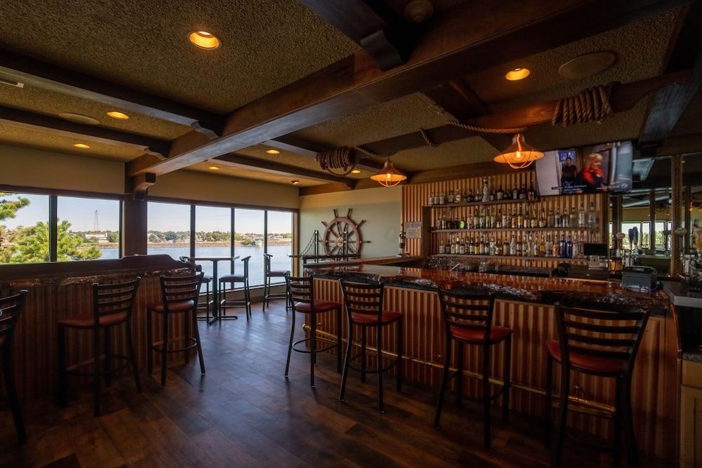 Clover Island Inn Кенневик Экстерьер фото