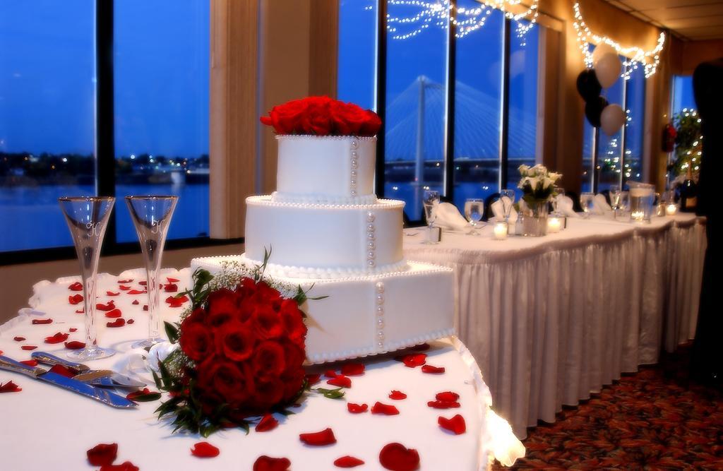 Clover Island Inn Кенневик Экстерьер фото
